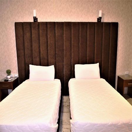 Valencia Hotel ไคโร ภายนอก รูปภาพ